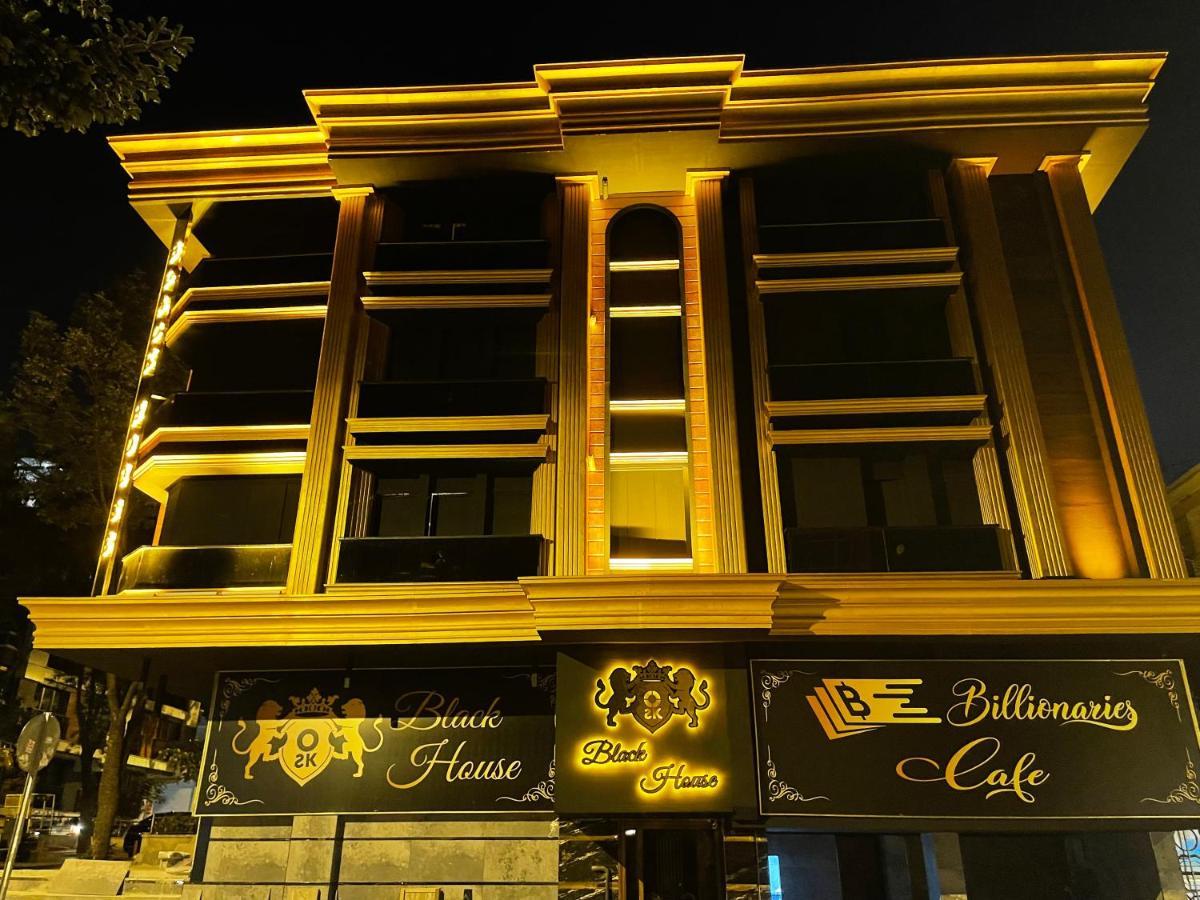 Black House Apart