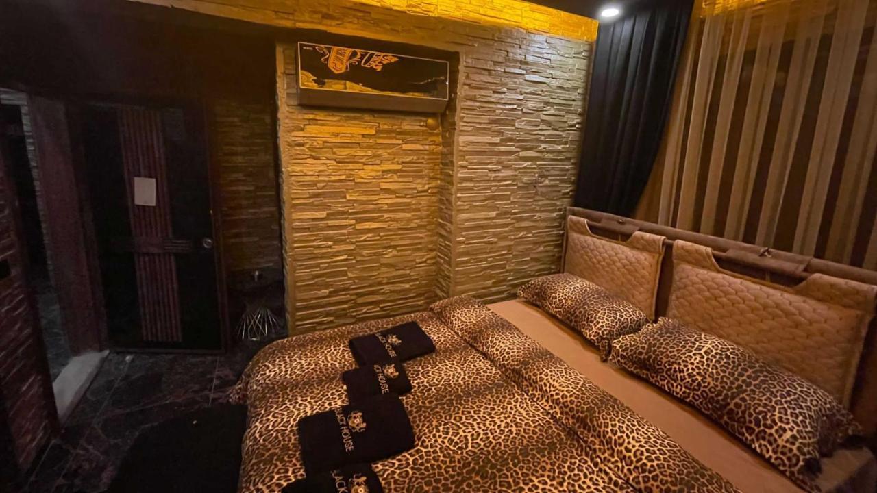 Black House Apart Ankara