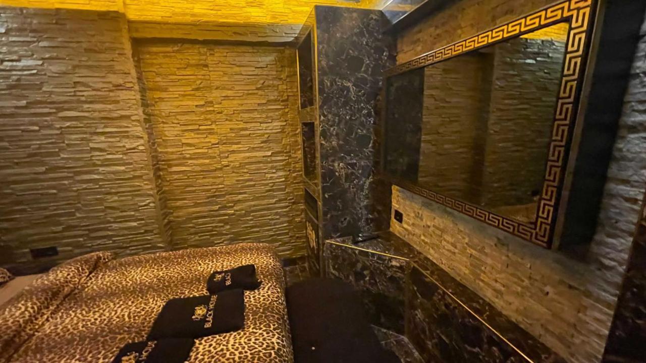Black House Apart Apart Otel