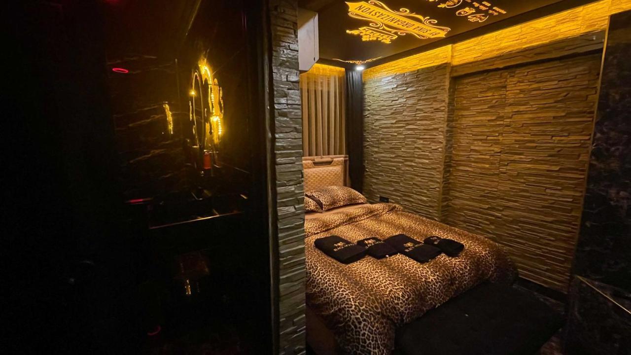 Black House Apart Apart Otel *
