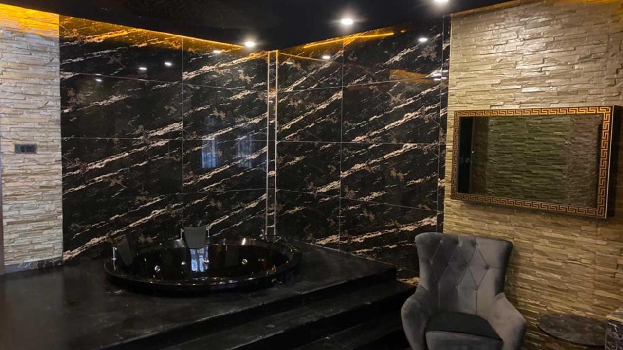 Black House Apart Apart Otel *